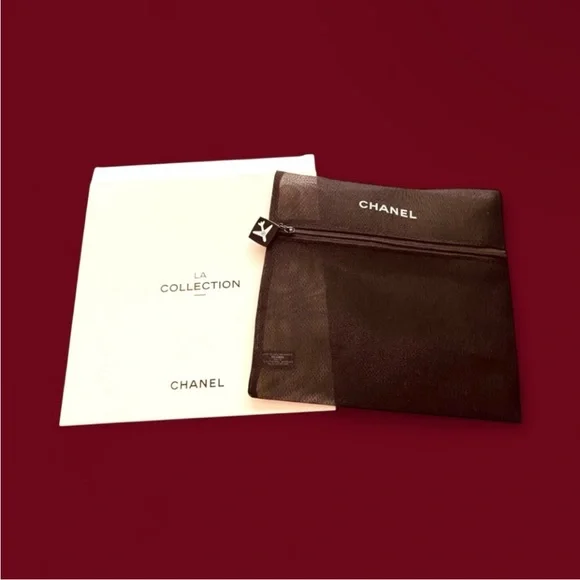 CHANEL Black Mesh Pouch with Zipper - Picture 2 of 4
